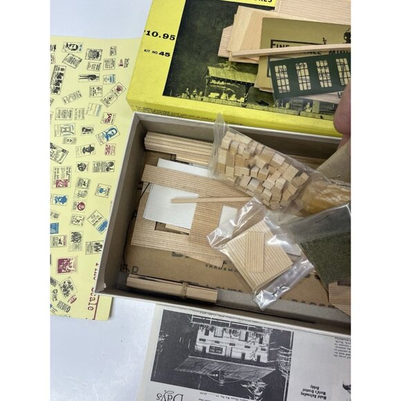 Fine Scale Miniatures HO Scale Freight House Building Kit No. 45 - Picture 10 of 11